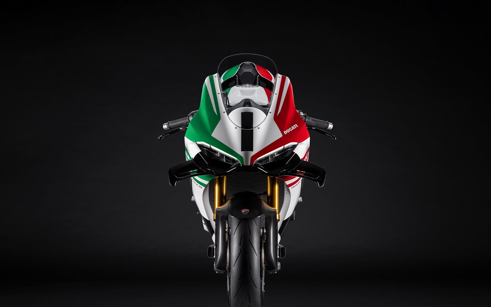 Electric Revolution – Are Electric Motorcycles Ready for the Mainstream in 2025? 3 Ducati MY25 Panigale V4 Tricolore overview hero 1600x1000 02